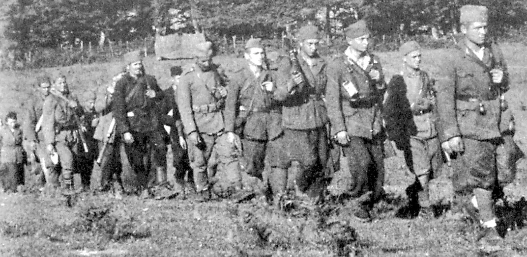 Oggi in Italia si celebra il Giorno del ricordo: nella foto partigiani titini in marcia