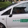 Una della auto danneggiate al Sert di San Giovanni