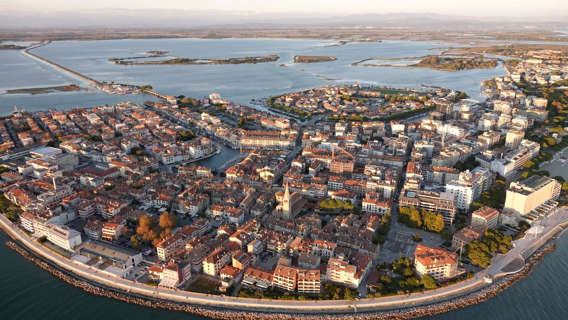 Una veduta di Grado e della sua laguna
