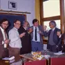 Il brindisi in onore di Rubbia il 17 ottobre 1984, da destra: Budinich, Zichichi, Rubbia, Salam, Bertocchi, Pagan nella foto ICTP Archives