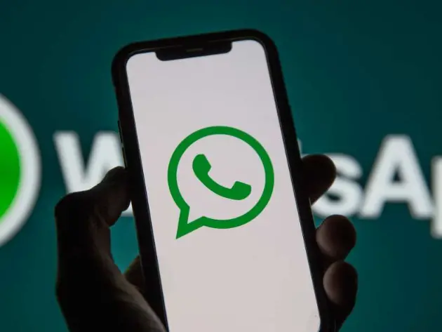 La truffa della ballerina corre su WhatsApp