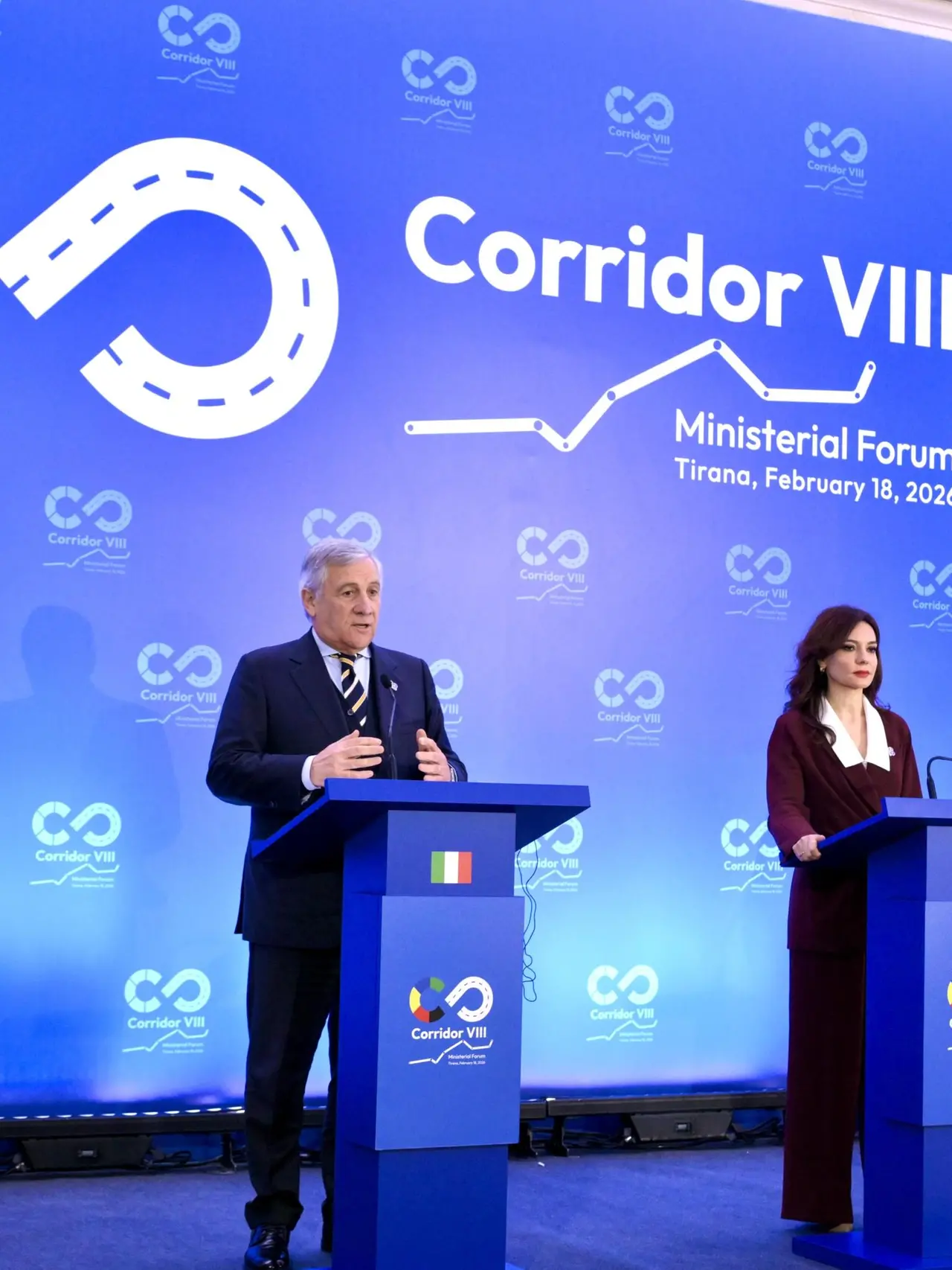 Tajani con l’omologa albanese Elisa Spiropali e il viceministro bulgaro