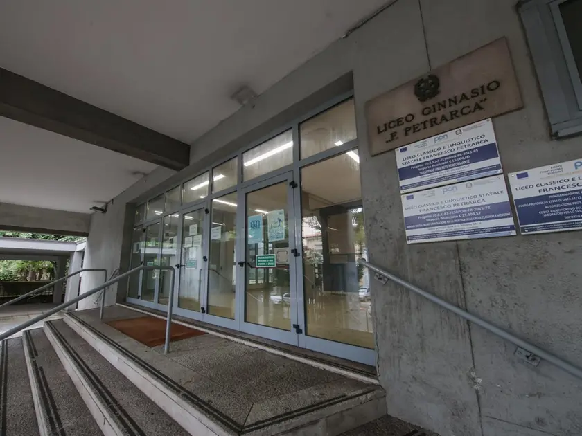 Il liceo Petrarca. Foto Lasorte