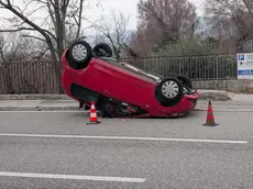 L'auto cappottata a Cattinara