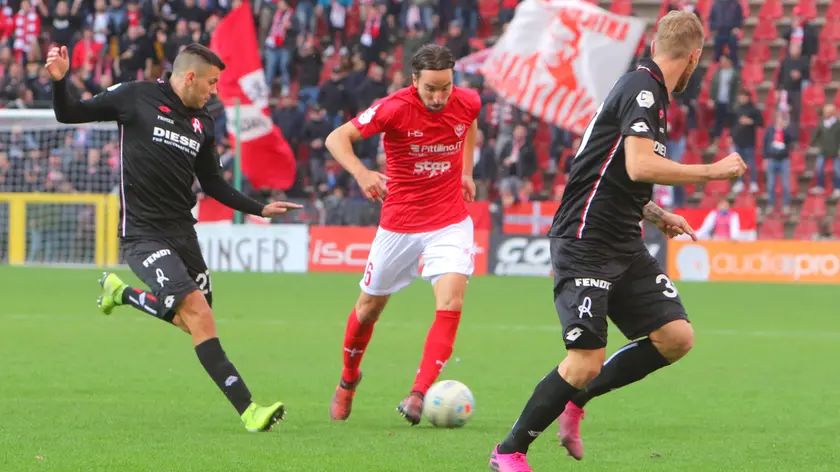 Alessandro Lambrughi ha giocato oltre 100 partite con la maglia rossoalabardata
