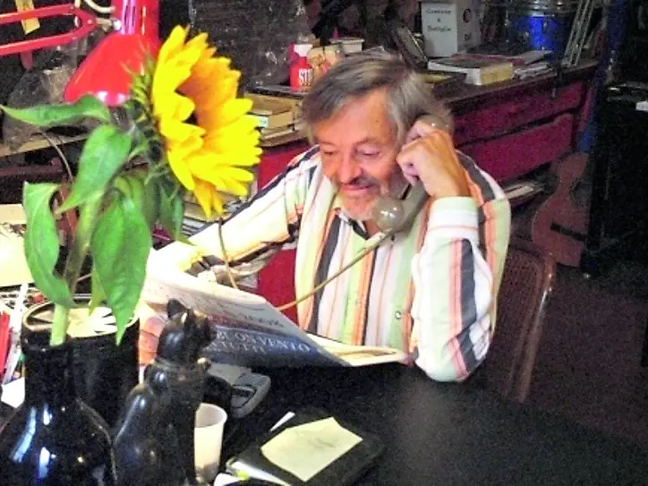 Bruno Chersicla nel suo atelier