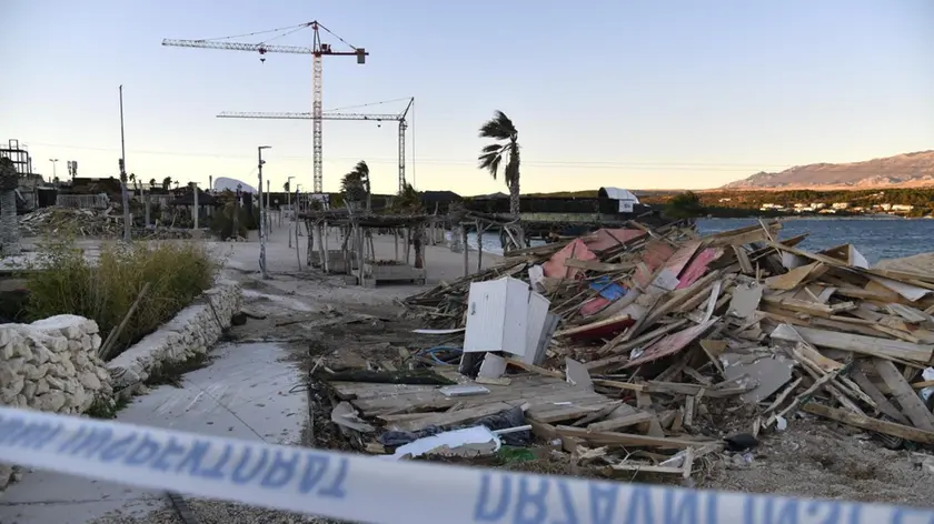 Il Noa Beach Club quello che resta del locale simbolo dell’isola di Pago