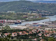 Il canale navigabile nella zona industriale di Trieste