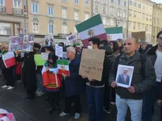 La protesta della comunità iraniana lo scorso gennaio a Trieste (foto Bruni)