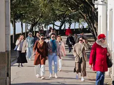 Turisti a Miramare (foto Lasorte)