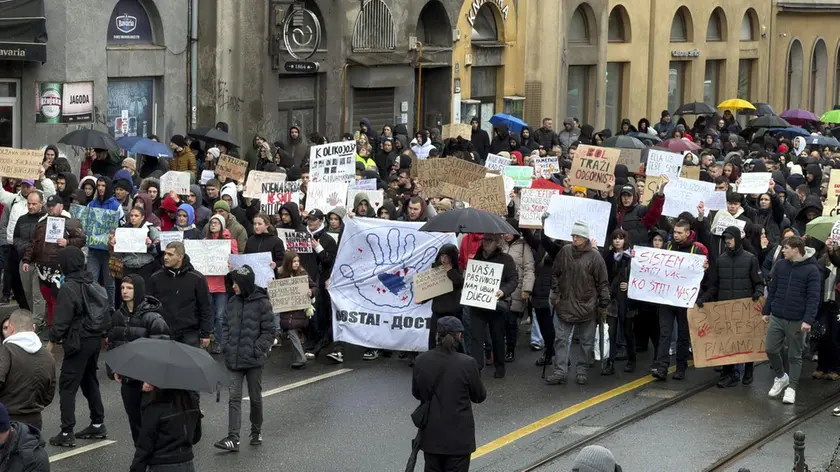 I giovani nelle strade di Sarajevo