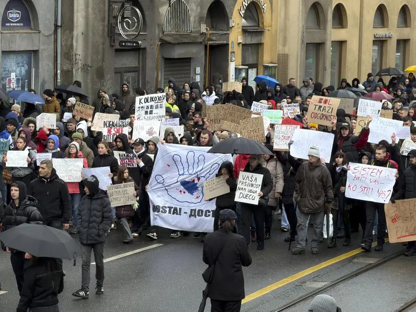I giovani nelle strade di Sarajevo
