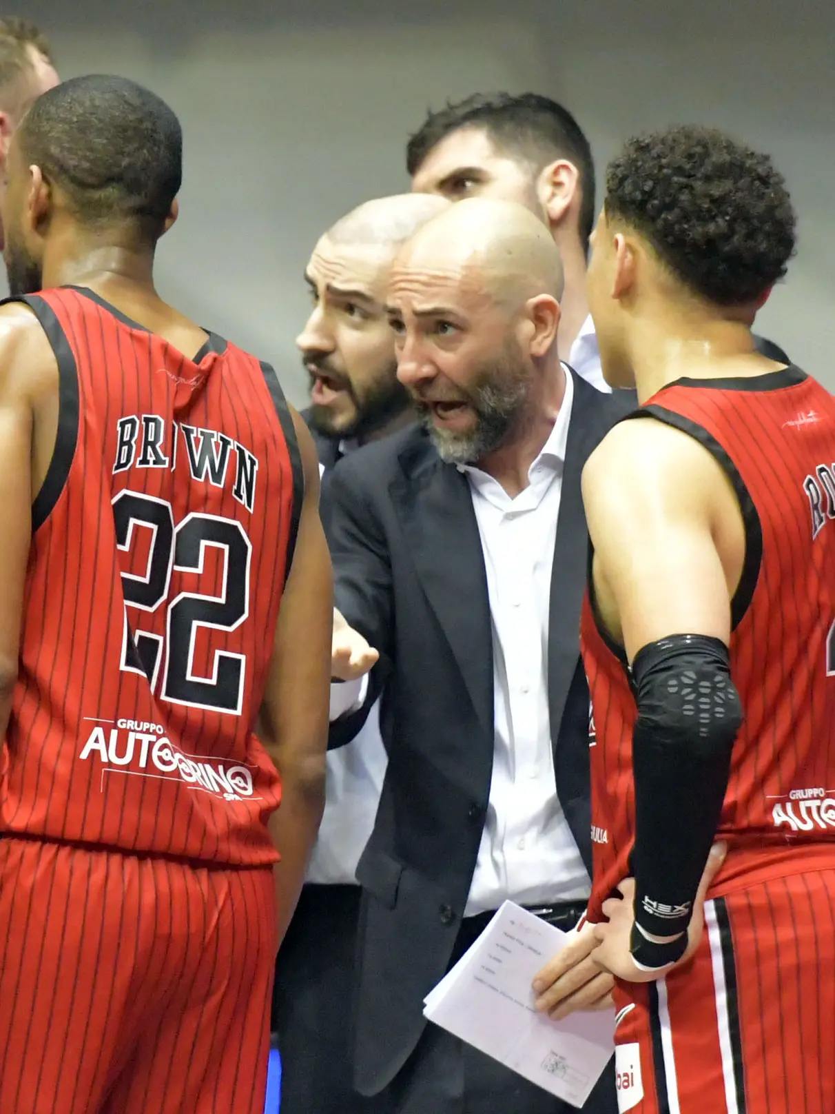 Il nuovo coach Francesco Taccetti ha il compito di tenere la squadra concentrata sul campo