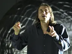 Luca Marinelli porta al Rossetti lo spettacolo ispirato ai racconti di Calvino