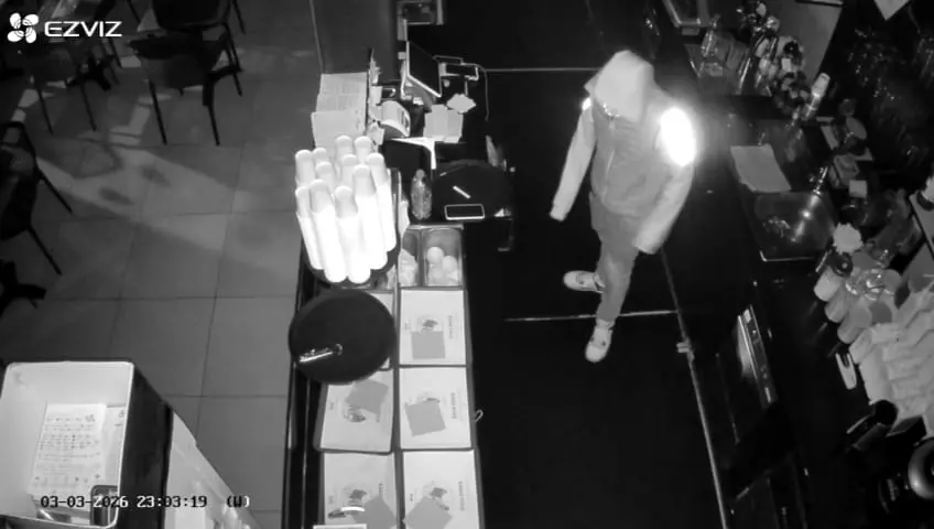 Trieste, il giallo del ladro fotocopia: stesso identikit e stesse modalit  per 5 colpi alle undici di sera | Il Piccolo