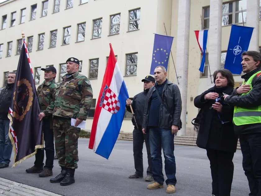 Zagabria - Manifestazione pro - naja leva obbligatoria che il governo vorrebbe introdurre in Croazia.