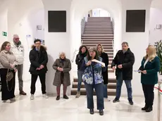 L’inaugurazione della mostra fotografica sulle donne iraniane nell’atrio del Comune (Foto Bonaventura)