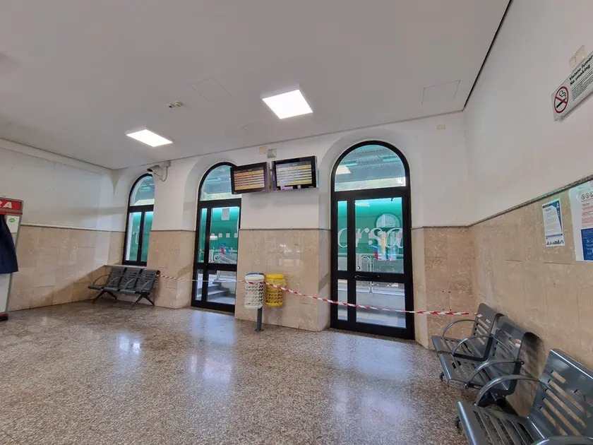 Zona interdetta in stazione a Monfalcone, foto Katia Bonaventura