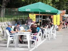Uno dei chioschi prefabbricati della Baia di Sistiana (foto archivio Lasorte)