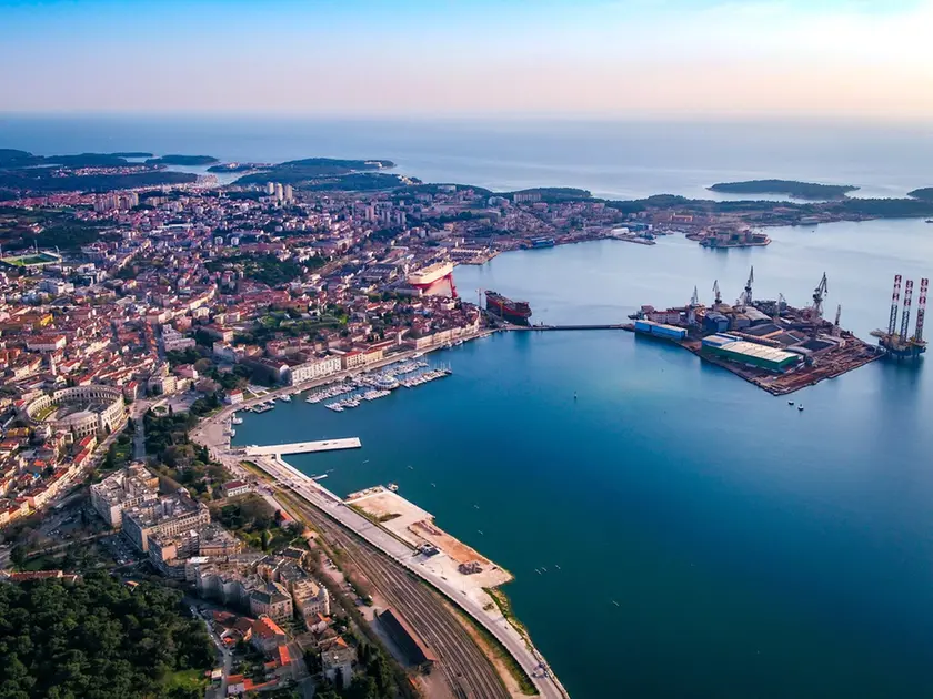 Il cantiere navale Scoglio Olivi di Pola