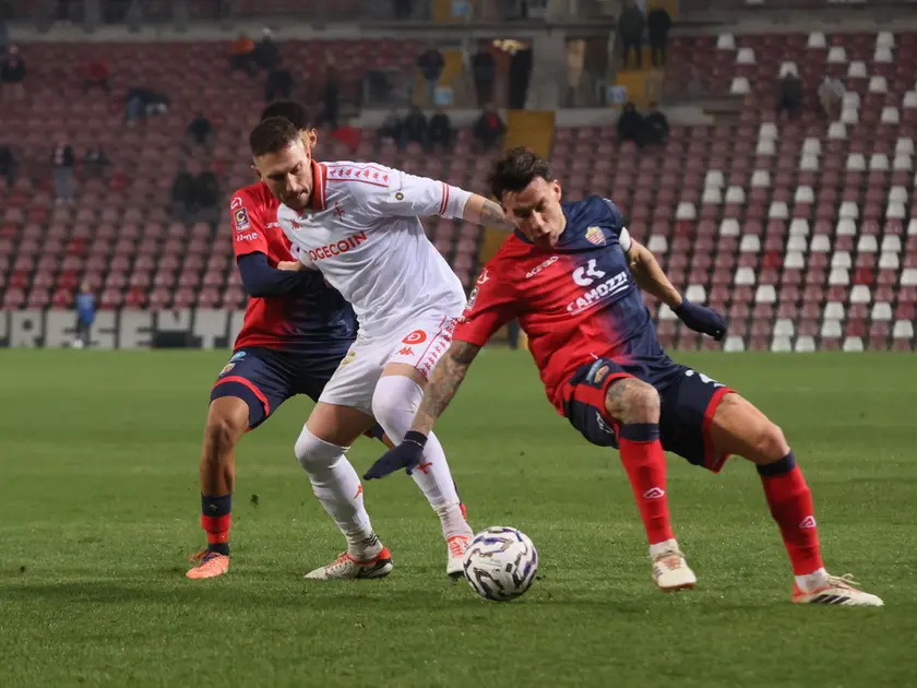Il capitano Tommaso Silvestri prova a recuperare per dare una mano alla difesa Lasorte