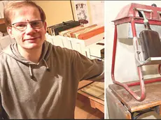 Andrea Abuja e le bottiglie di pelinkovac. Foto Daniele Tibaldi