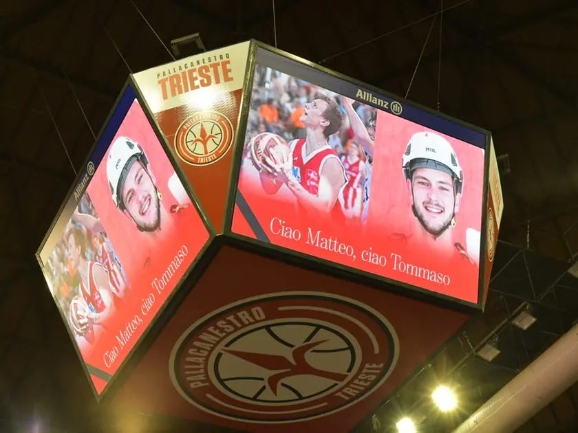 Il tabellone sabato sera al PalaRubini (fotoservizio Francesco Bruni)