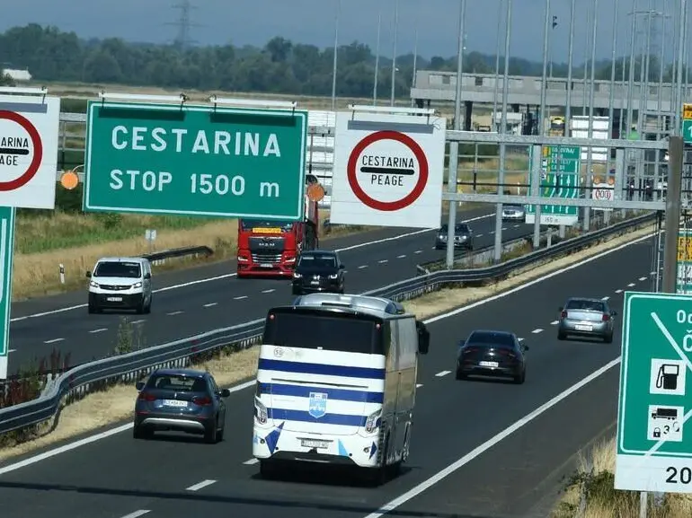 Autostrada nei pressi di un casello in Croazia (foto Voce del Popolo)