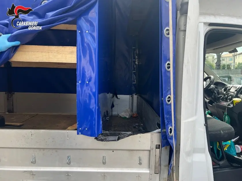 Il furgone che trasportava i migranti