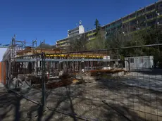 Il cantiere alla materna. Foto Bruni