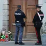 Forze dell'ordina davanti alla casa in cui si è consumato l'omicidio a Muggia (Lasorte)