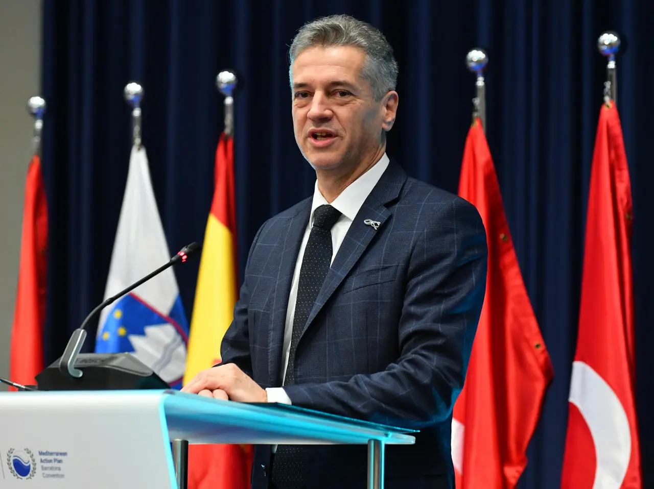 Il premier sloveno Robert Golob alle prese con gli ultimi giorni di campagna elettorale