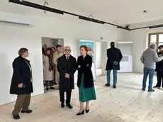 Il taglio del nastro nel palazzo ristrutturato (foto Rtvslo)