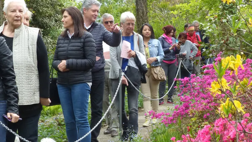 Visitatori al Giardino Viatori in una foto di qualche tempo fa (Marega)