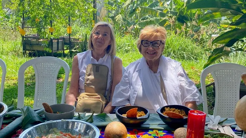 Romanina Santin, a destra, è la promotrice dei viaggi delle Lady Avventura