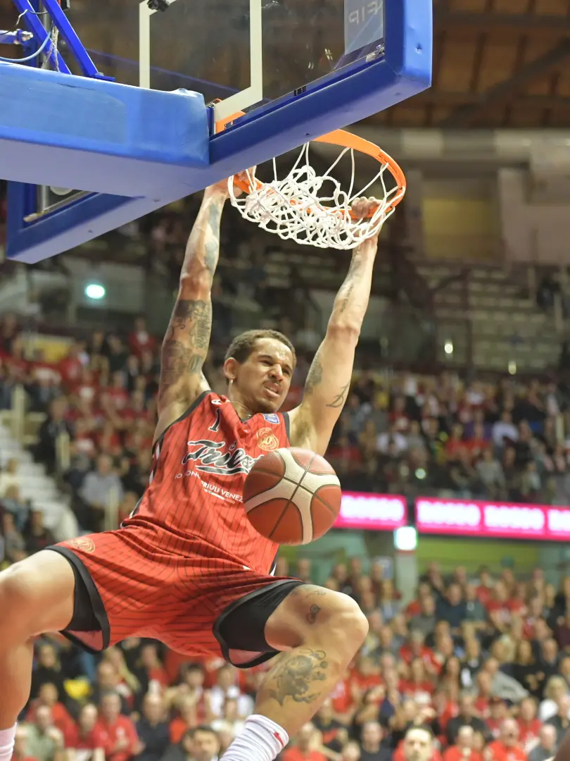 Juan Toscano-Anderson domenica sarà regolarmente sul parquet. Foto Bruni