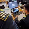 Militari della Guardia di finanza impegnati, come le altre forze di polizia, nel contrasto alle truffe con criptovalute