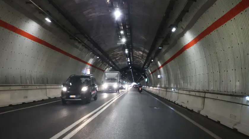 La galleria di Montebello, da Piazza Foraggi a via Salata