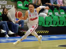 Il playmaker Colbey Ross sarà a disposizione a Cantù (foto Francesco Bruni)