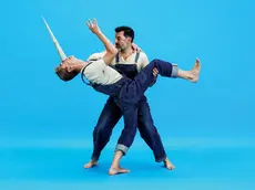 Gli attori in scena in Pinocchio, o lo spettacolo della paternità