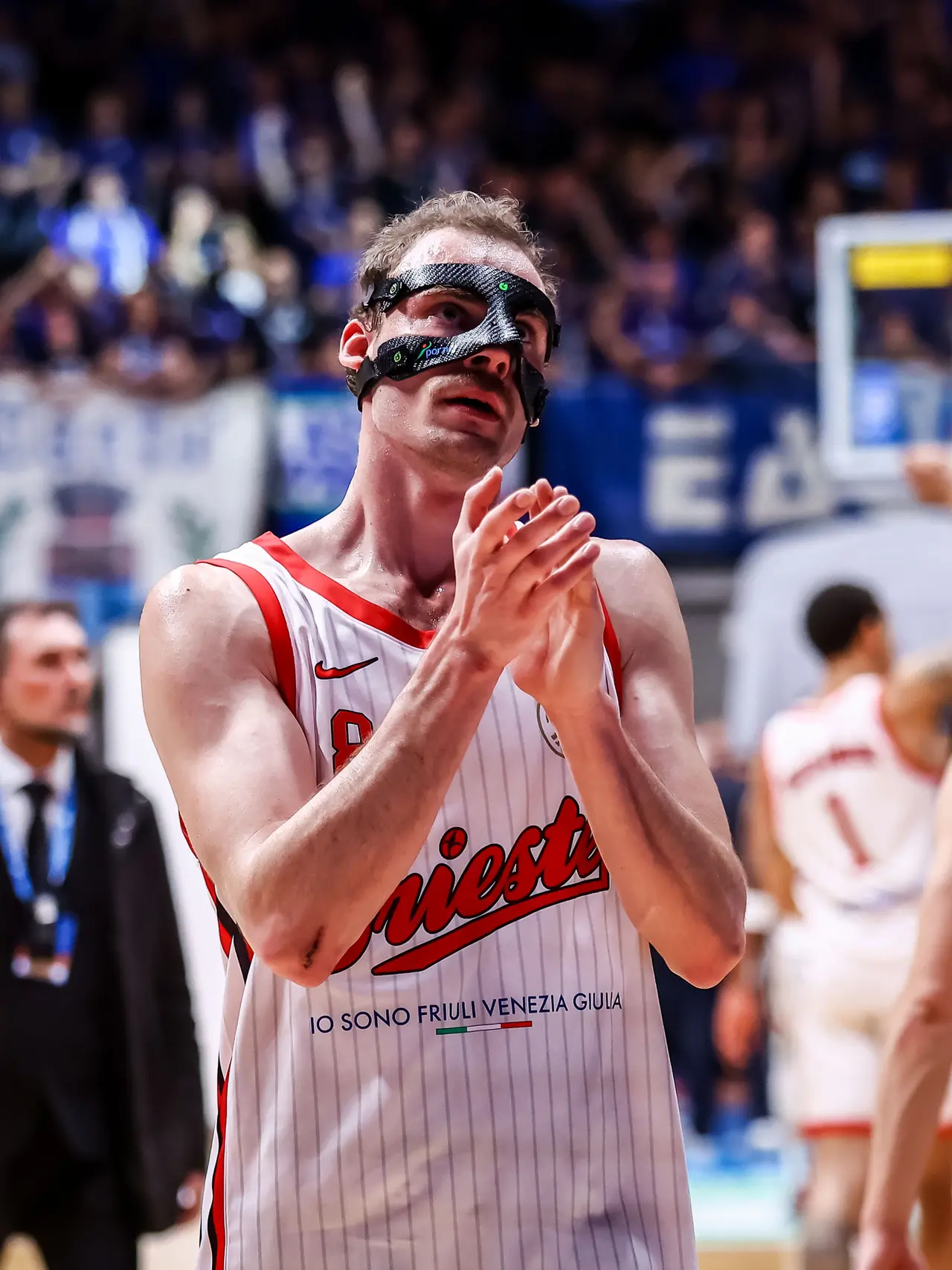 L’espressione sconsolata del capitano della Pallacanestro Trieste Lodovico Deangeli Ciamillo/Lasorte