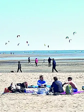 La spiaggia Git di Grado in un suggestivo contesto “extra estate”