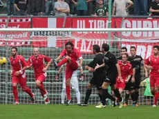 Vianello in una azione difensiva nel 2012 (foto archivio Lasorte)