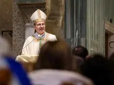 Il vescovo Trevisi nella messa di Pasqua. Foto Silvano