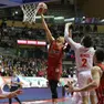 Un momento del match tra Pallacanestro Trieste e Varese (Lasorte)