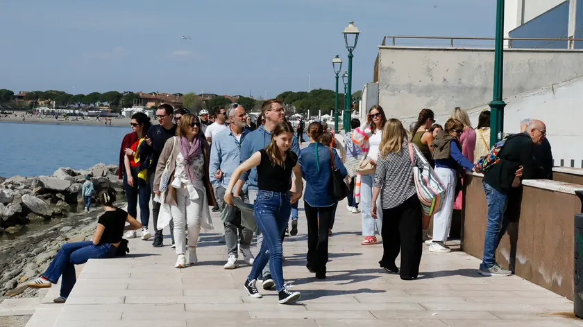 Grado presa d’assalto dai turisti per le feste pasquali (Bonaventura)