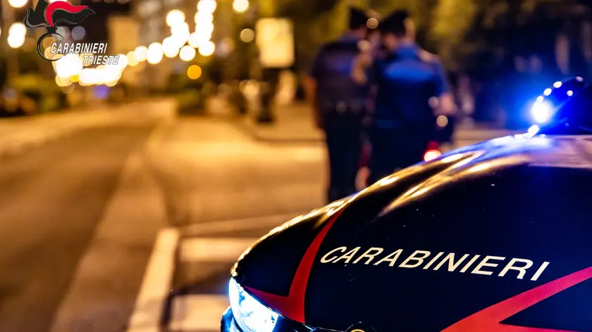 Una volante dei carabinieri
