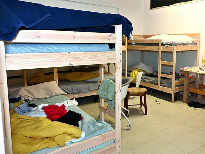 Gli spazi angusti in cui dormivano i lavoratori clandestini