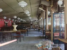 Come è ridotta oggi quella che era la vecchia sala principale del ristorante La Marinella (Silvano)