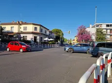 Via Terenziana, dove è avvenuta la violenza: sul marciapiede davanti a un esercizio (Bonaventura)